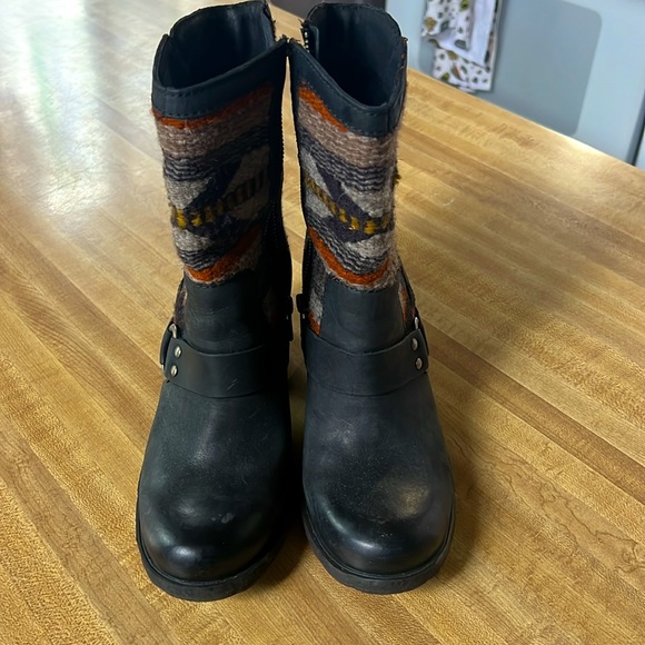 Born Panera Leather Moto Boots with Wool Southwest Motif - Picture 2 of 8